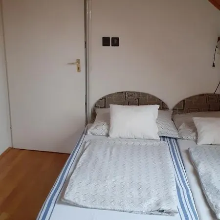 Anna Vendeghaz Gæstehus